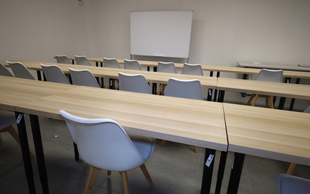 Sala de formació equipada de l'Espai Teranyina a Granollers
