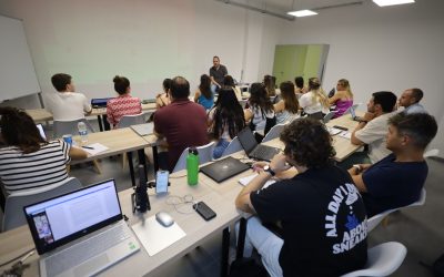 T’HAS QUEDAT SENSE PLAÇA A L’FP? TENIM LA SOLUCIÓ.